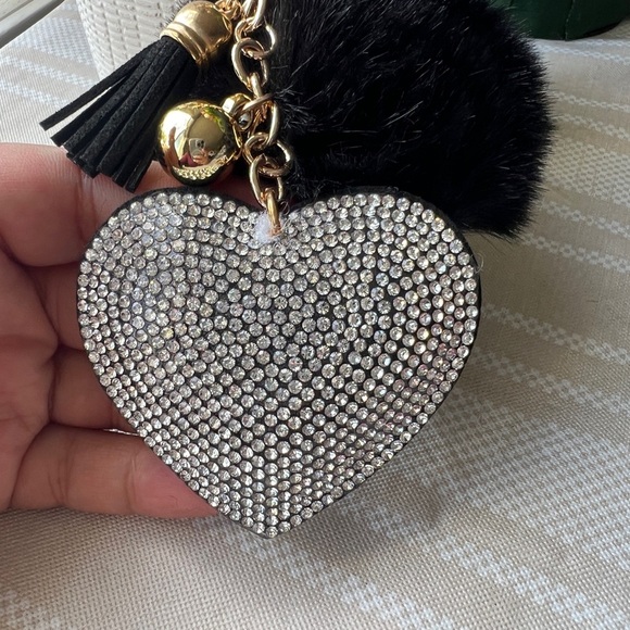 Black Pom Pom Heart rhinestone bag charm/keychain - Picture 2 of 2